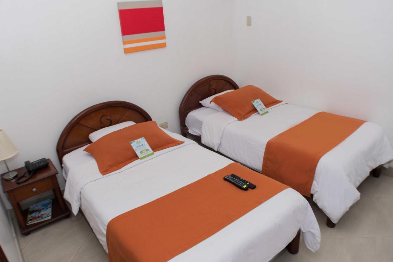 Hotel Castell - Cerca Del Aeropuerto جواياكيل المظهر الخارجي الصورة