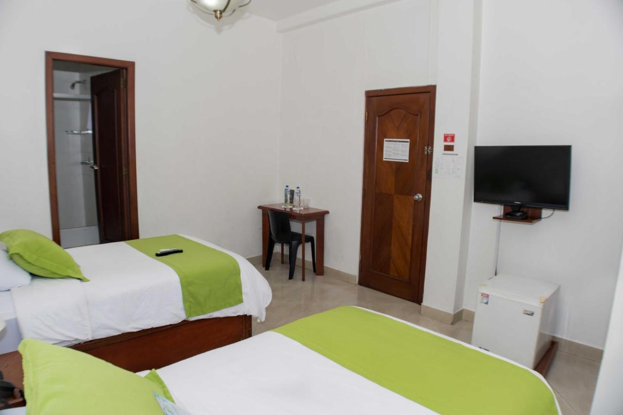 Hotel Castell - Cerca Del Aeropuerto جواياكيل المظهر الخارجي الصورة