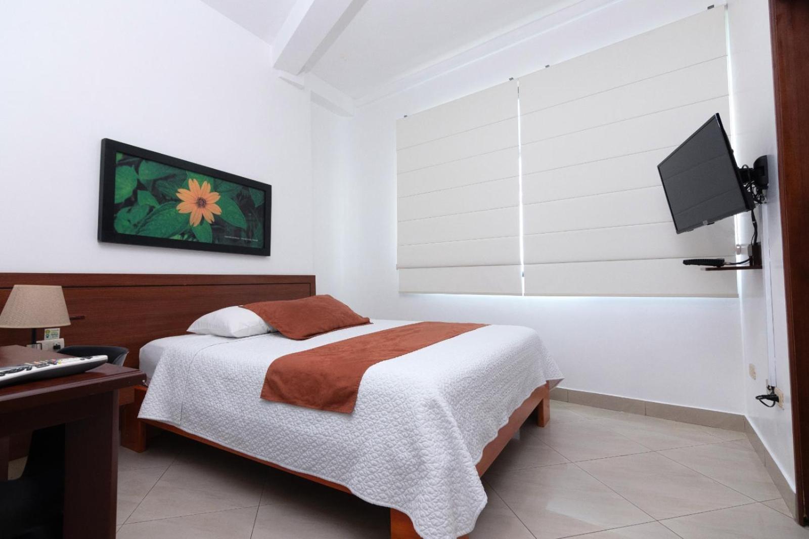 Hotel Castell - Cerca Del Aeropuerto جواياكيل المظهر الخارجي الصورة