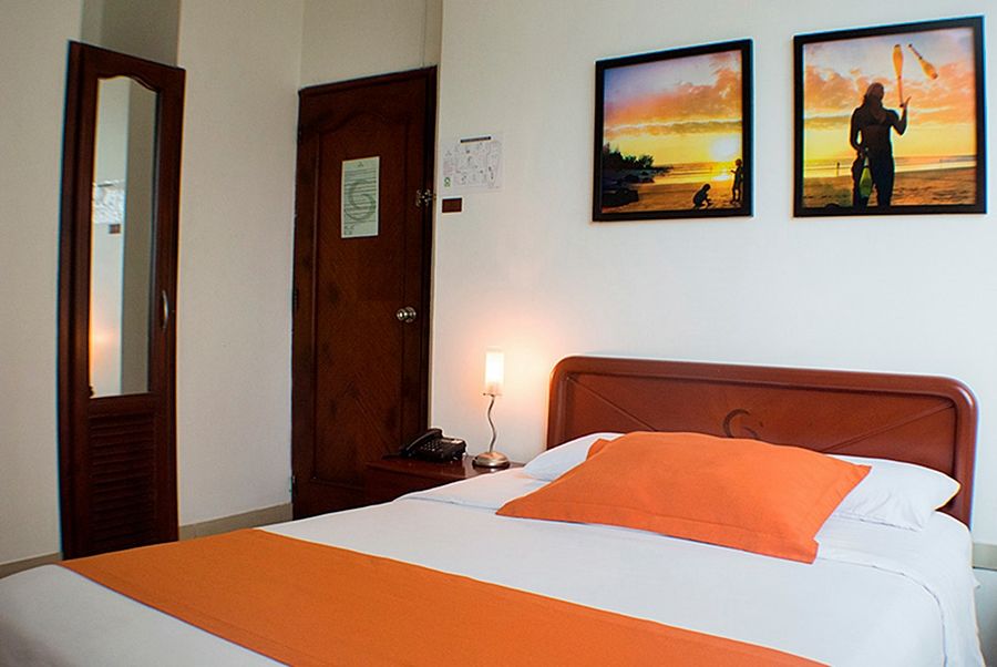 Hotel Castell - Cerca Del Aeropuerto جواياكيل المظهر الخارجي الصورة