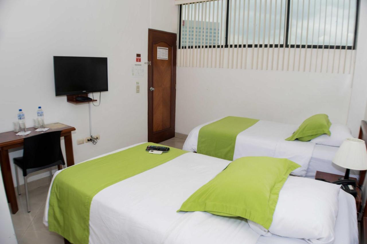 Hotel Castell - Cerca Del Aeropuerto جواياكيل المظهر الخارجي الصورة